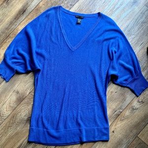 🛑 SOLD ‼️ NEW YORK & COMPANY Blue Violet V-Neck Pullover Acrylic Sweater